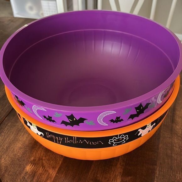 Halloween Party Items- Party Bowls, Plates, Napkins, Spoons, Knives, Forks, Cups - Picture 4 of 16